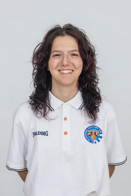 Varga Babett-Social Media