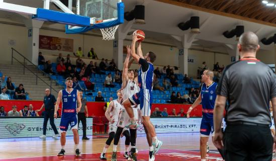 Csapatunk nyerte a veretlenek csat�j�t