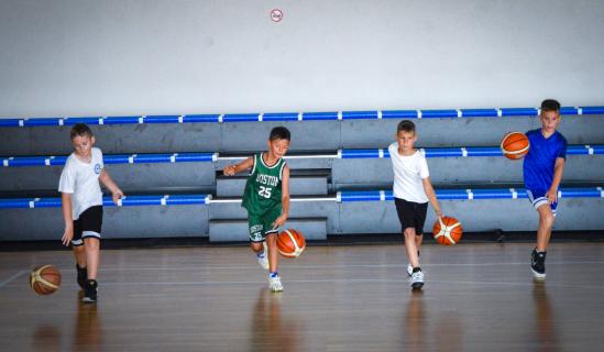 Edz�s, �lm�nyek �s k�z�ss�g – elindult a ny�ri kos�rlabdat�bor