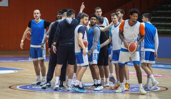 Kem�ny csat�t �g�r csapatunk idei els� hazai m�rk�z�se