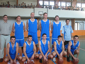 Az Izskban, 2003-ban.