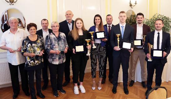 Az elmlt szezon legjobbjait djazta a megyei szvetsg